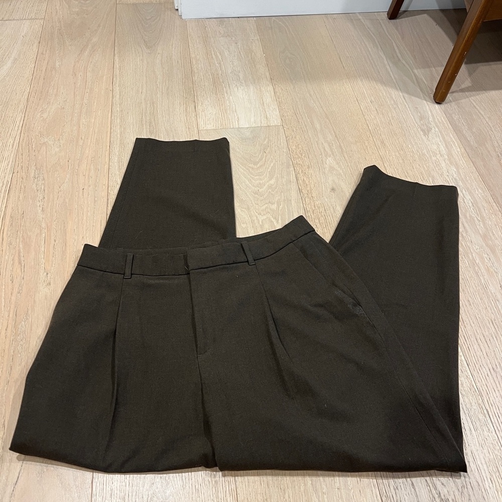 Dark Brown Pleated Trousers - Uniqlo - Heat Tech - size Large